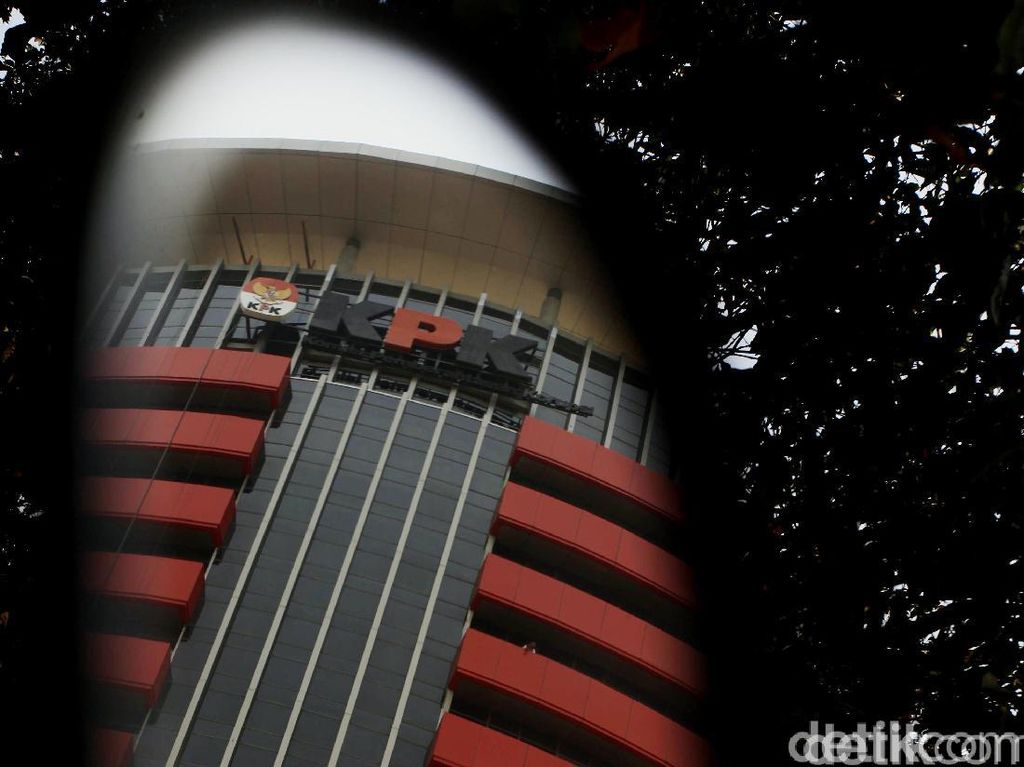 KPK Sita Uang Ratusan Juta dari Ruang Menag!
